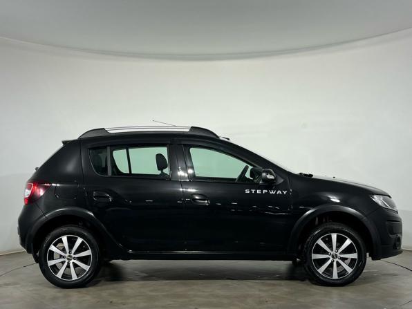 Renault Sandero II с пробегом 2015 года, цена 850 000 рублей, 89070 км, хэтчбек, Автокод Объявления