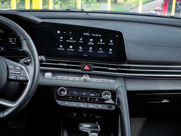 Hyundai Elantra VII (CN7) Рестайлинг с пробегом 2023 года, цена 1 990 999 рублей, 62150 км, седан, Автокод Объявления