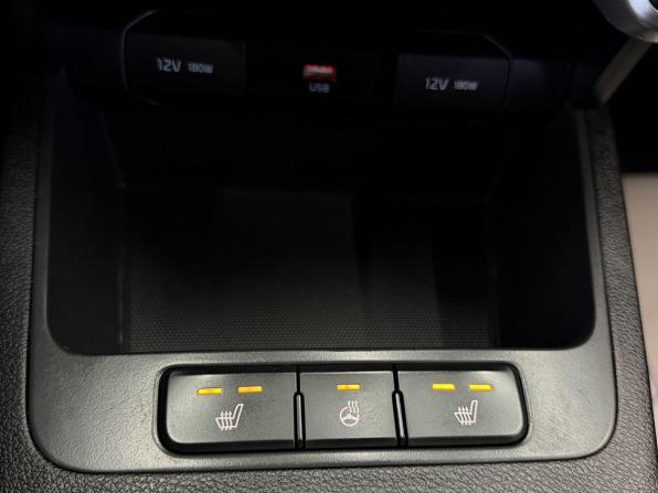 Kia Rio IV Рестайлинг с пробегом 2021 года, цена 1 390 000 рублей, 117156 км, седан, Автокод Объявления