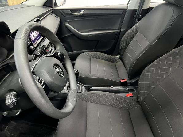 Skoda Rapid II с пробегом 2021 года, цена 1 790 000 рублей, 48297 км, лифтбек, Автокод Объявления