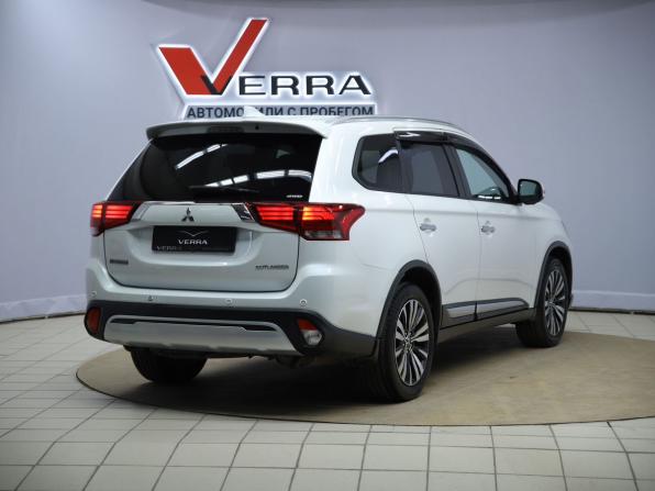 Mitsubishi Outlander III Рестайлинг 3 с пробегом 2019 года, цена 2 290 000 рублей, 152241 км, внедорожник, Автокод Объявления