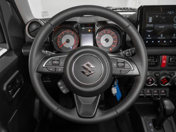Suzuki Jimny IV с пробегом 2025 года, цена 4 400 000 рублей, 25 км, внедорожник, Автокод Объявления