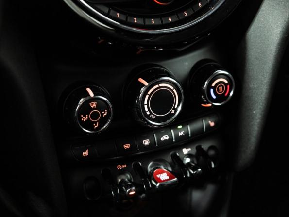Mini Hatch III (F55/F56) с пробегом 2014 года, цена 1 299 700 рублей, 126484 км, хэтчбек, Автокод Объявления