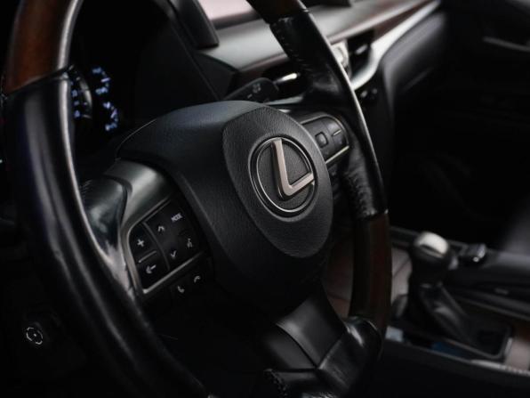 Lexus LX III Рестайлинг 2 с пробегом 2017 года, цена 7 499 077 рублей, 97250 км, внедорожник, Автокод Объявления