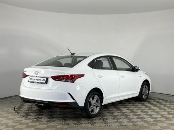 Hyundai Solaris II Рестайлинг с пробегом 2020 года, цена 1 690 000 рублей, 91446 км, седан, Автокод Объявления