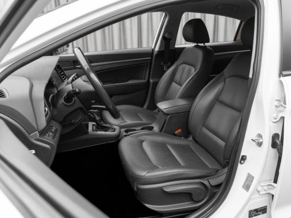 Hyundai Avante VI Рестайлинг с пробегом 2019 года, цена 1 930 000 рублей, 79477 км, седан, Автокод Объявления