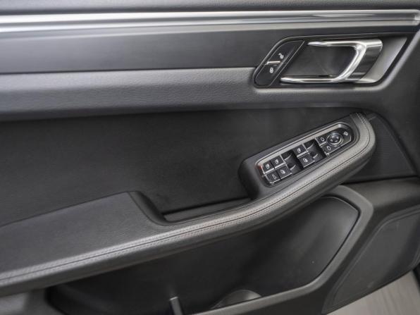 Porsche Macan I с пробегом 2016 года, цена 3 140 000 рублей, 102352 км, внедорожник, Автокод Объявления