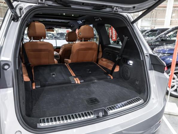 Li Auto (Lixiang) L9 I с пробегом 2023 года, цена 6 189 700 рублей, 67000 км, внедорожник, Автокод Объявления