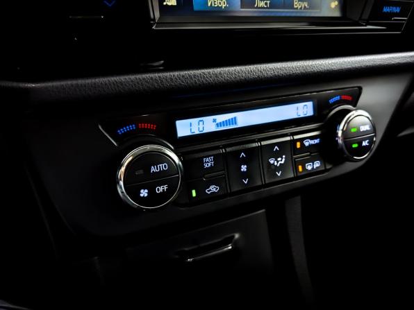 Toyota Corolla XI (E160 E170 E180) с пробегом 2013 года, цена 1 700 000 рублей, 86905 км, седан, Автокод Объявления