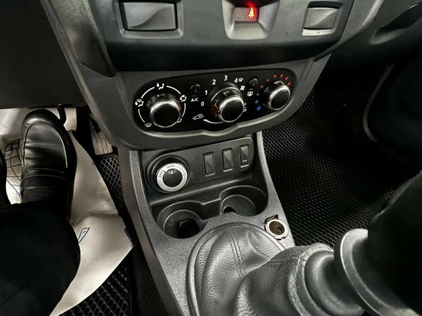 Renault Duster I Рестайлинг с пробегом 2015 года, цена 1 024 000 рублей, 277000 км, внедорожник, Автокод Объявления