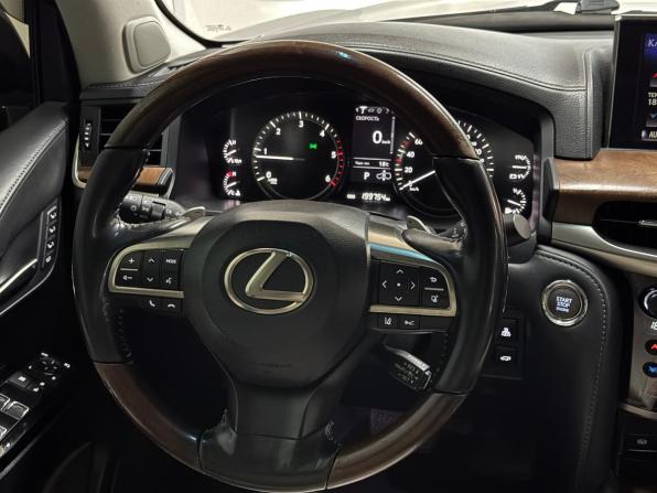 Lexus LX III Рестайлинг 2 с пробегом 2016 года, цена 6 970 000 рублей, 199755 км, внедорожник, Автокод Объявления