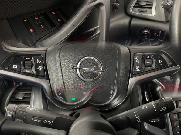 Opel Astra J Рестайлинг с пробегом 2012 года, цена 700 000 рублей, 249505 км, седан, Автокод Объявления