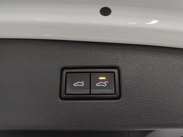 Volkswagen Tiguan II с пробегом 2018 года, цена 2 384 000 рублей, 136283 км, внедорожник, Автокод Объявления