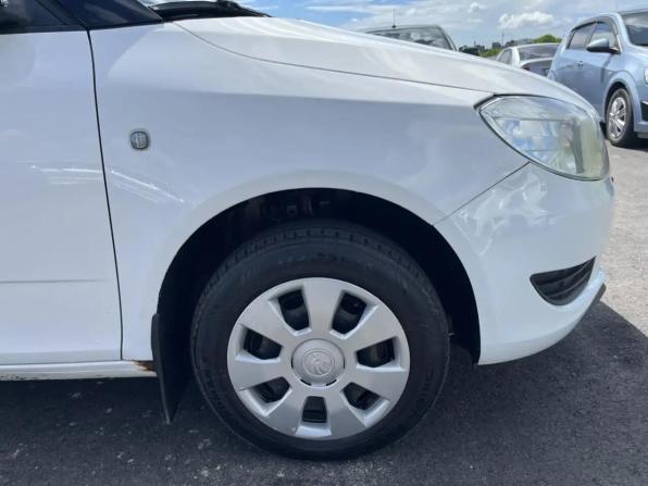 Skoda Fabia II Рестайлинг с пробегом 2012 года, цена 300 000 рублей, 191885 км, хэтчбек, Автокод Объявления