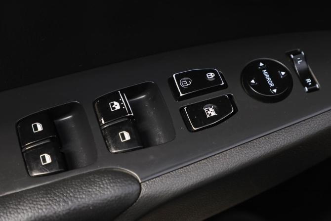 Hyundai Solaris II с пробегом 2020 года, цена 1 299 000 рублей, 348467 км, седан, Автокод Объявления