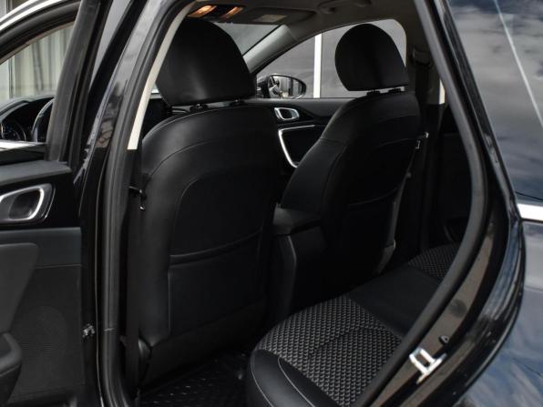 Kia Ceed III Рестайлинг с пробегом 2021 года, цена 2 220 000 рублей, 96398 км, универсал, Автокод Объявления