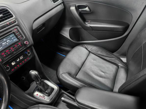 Volkswagen Polo V с пробегом 2013 года, цена 800 000 рублей, 196260 км, седан, Автокод Объявления