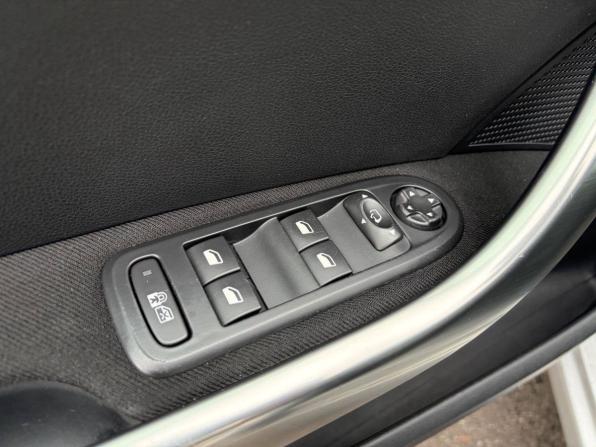 Peugeot 308 I Рестайлинг с пробегом 2013 года, цена 495 000 рублей, 193900 км, хэтчбек, Автокод Объявления
