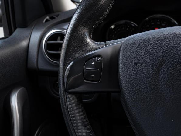 Renault Sandero II с пробегом 2016 года, цена 1 310 000 рублей, 28000 км, хэтчбек, Автокод Объявления