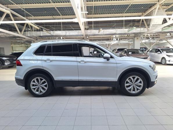 Volkswagen Tiguan II с пробегом 2018 года, цена 2 830 000 рублей, 133386 км, внедорожник, Автокод Объявления