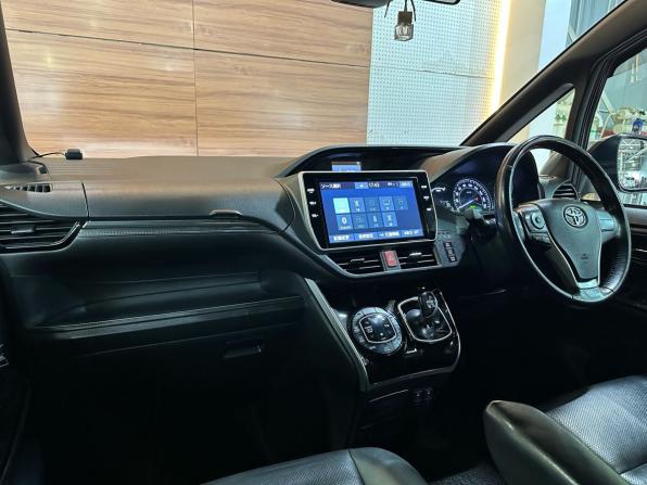 Toyota Esquire I Рестайлинг с пробегом 2019 года, цена 2 400 000 рублей, 134210 км, минивэн, Автокод Объявления