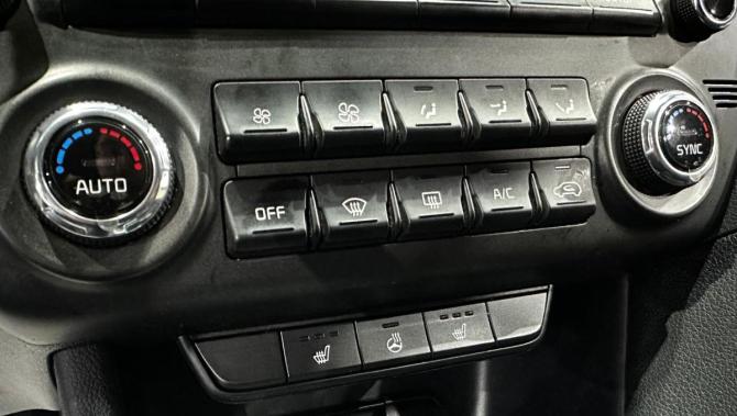 Kia Sportage IV Рестайлинг с пробегом 2021 года, цена 2 465 000 рублей, 42982 км, внедорожник, Автокод Объявления