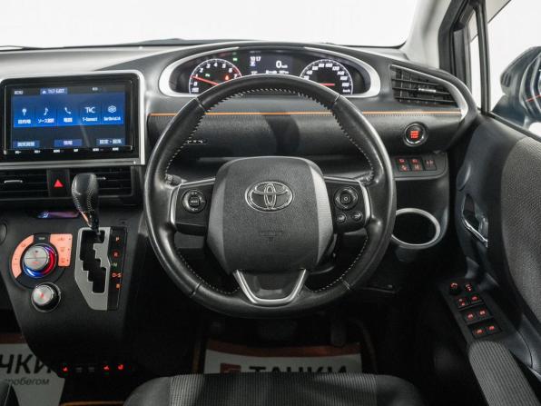 Toyota Sienta II Рестайлинг с пробегом 2021 года, цена 1 629 500 рублей, 62998 км, компактвэн, Автокод Объявления