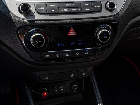 Hyundai Solaris II с пробегом 2018 года, цена 1 490 000 рублей, 100902 км, седан, Автокод Объявления