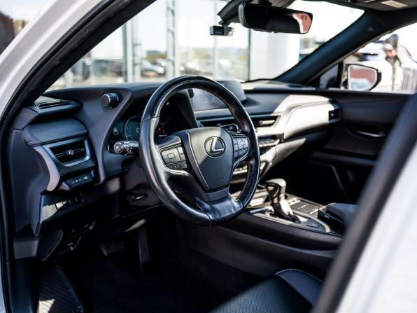 Lexus UX I с пробегом 2020 года, цена 2 700 000 рублей, 65500 км, внедорожник, Автокод Объявления