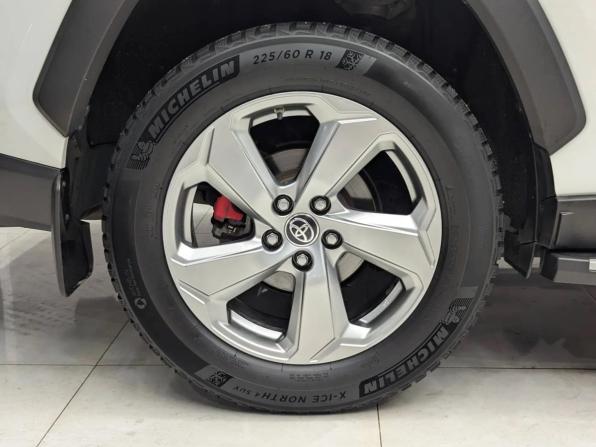 Toyota RAV4 V (XA50) с пробегом 2021 года, цена 2 750 000 рублей, 132113 км, внедорожник, Автокод Объявления