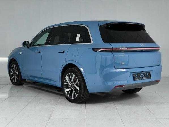Li Auto (Lixiang) L8 I с пробегом 2024 года, цена 7 700 000 рублей, 10 км, внедорожник, Автокод Объявления