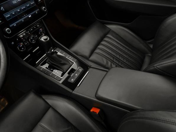 Skoda Superb III с пробегом 2018 года, цена 2 290 000 рублей, 99536 км, лифтбек, Автокод Объявления