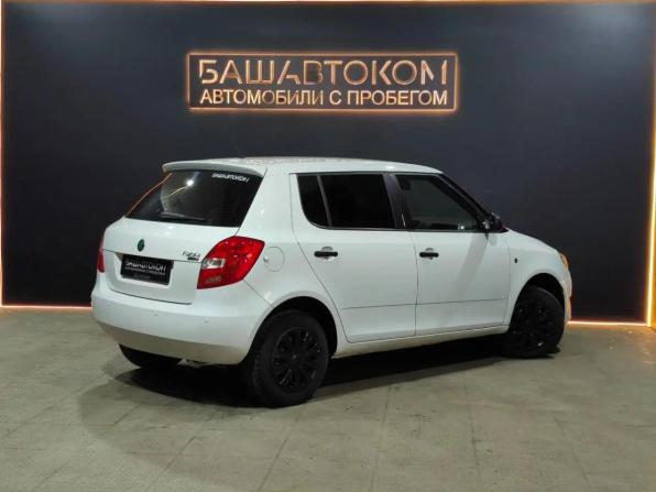 Skoda Fabia II Рестайлинг с пробегом 2011 года, цена 350 000 рублей, 182437 км, хэтчбек, Автокод Объявления