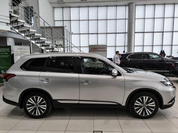 Mitsubishi Outlander III Рестайлинг 3 с пробегом 2021 года, цена 3 200 000 рублей, 67451 км, внедорожник, Автокод Объявления