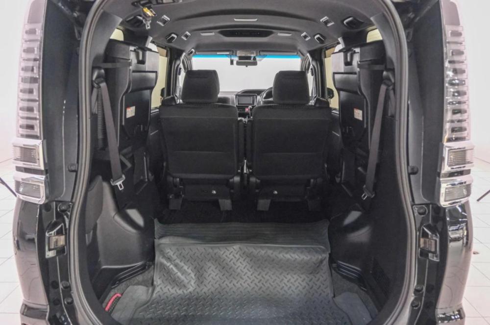 Toyota Voxy III (R80) Рестайлинг Красноярск  - изображение 24