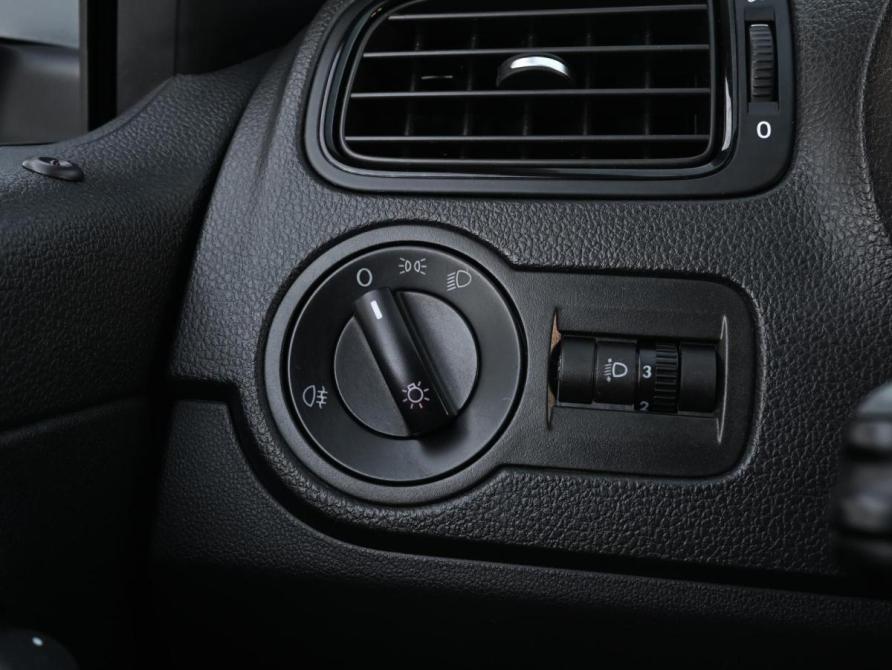 Volkswagen Polo V Рестайлинг Волгоград  - изображение 17