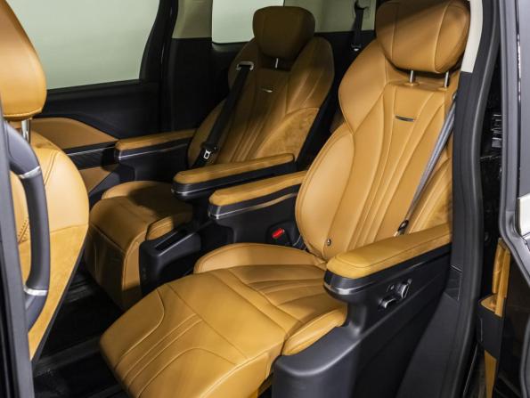 Hongqi HQ9 с пробегом 2025 года, цена 5 899 000 рублей, 1338 км, минивэн, Автокод Объявления