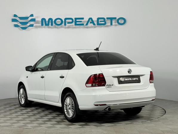Volkswagen Polo V Рестайлинг с пробегом 2018 года, цена 1 190 000 рублей, 87000 км, седан, Автокод Объявления