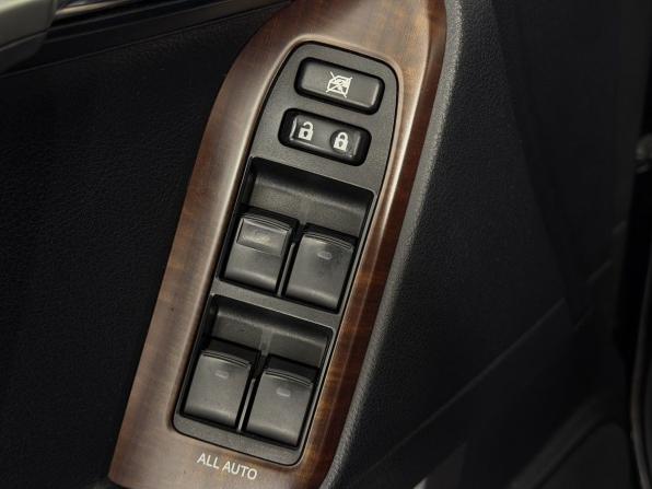 Toyota Land Cruiser Prado 150 Series Рестайлинг 1 с пробегом 2015 года, цена 2 849 000 рублей, 245000 км, внедорожник, Автокод Объявления