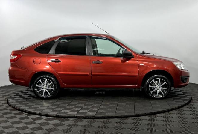 Lada (ВАЗ) Granta I с пробегом 2018 года, цена 530 000 рублей, 64555 км, лифтбек, Автокод Объявления
