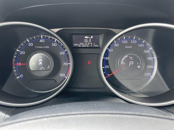 Hyundai ix35 I Рестайлинг с пробегом 2014 года, цена 1 312 000 рублей, 252270 км, внедорожник, Автокод Объявления