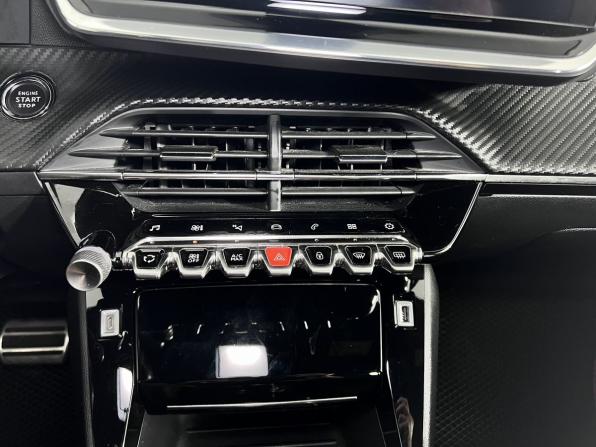 Peugeot 2008 II с пробегом 2020 года, цена 1 720 000 рублей, 164711 км, внедорожник, Автокод Объявления