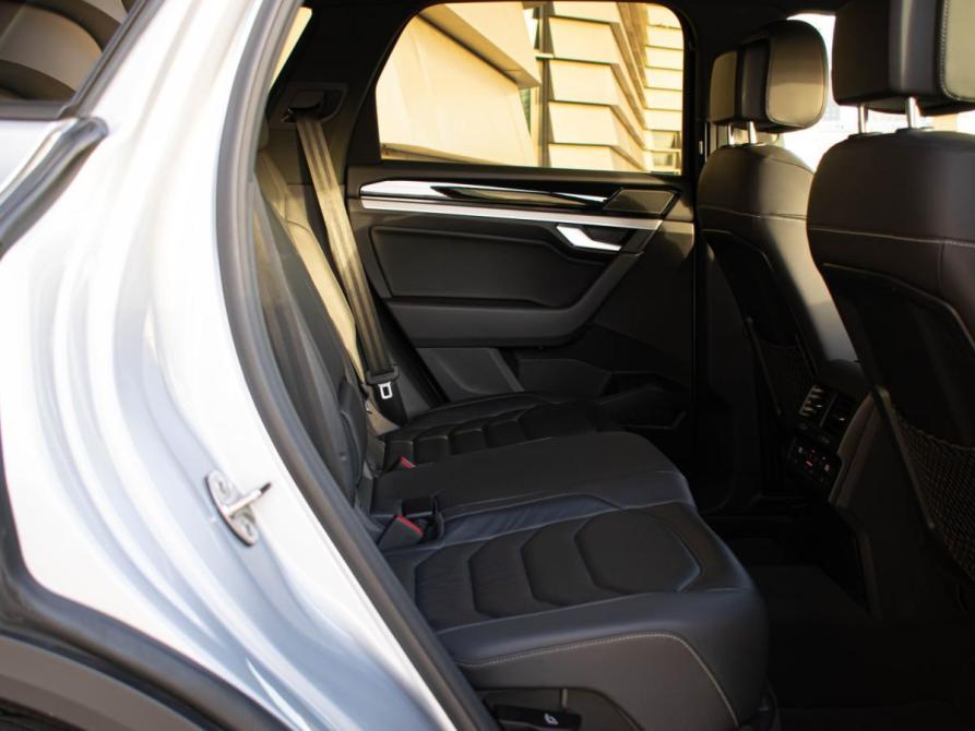 Volkswagen Touareg III Москва  - изображение 12