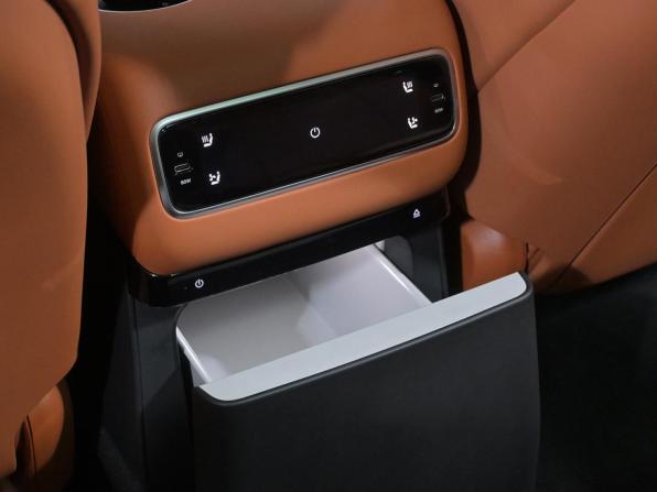 Li Auto (Lixiang) L9 I Рестайлинг с пробегом 2024 года, цена 6 648 000 рублей, 54000 км, внедорожник, Автокод Объявления