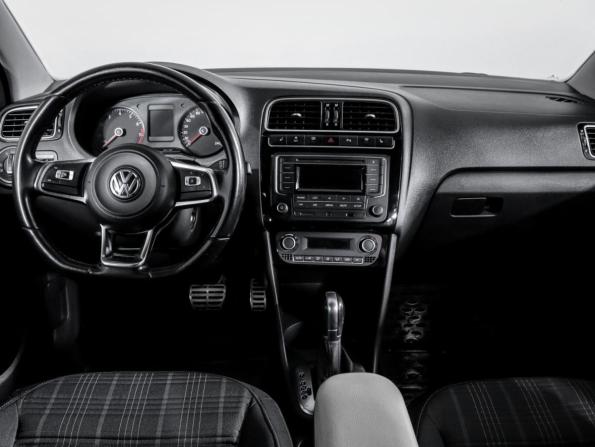 Volkswagen Polo V Рестайлинг с пробегом 2017 года, цена 1 100 000 рублей, 171471 км, седан, Автокод Объявления