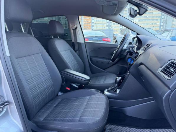 Volkswagen Polo V Рестайлинг с пробегом 2017 года, цена 1 155 000 рублей, 138737 км, седан, Автокод Объявления
