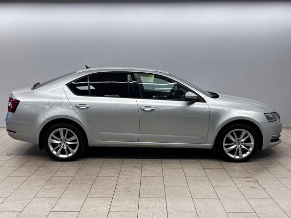 Skoda Octavia III (A7) Рестайлинг с пробегом 2018 года, цена 1 545 000 рублей, 229914 км, лифтбек, Автокод Объявления