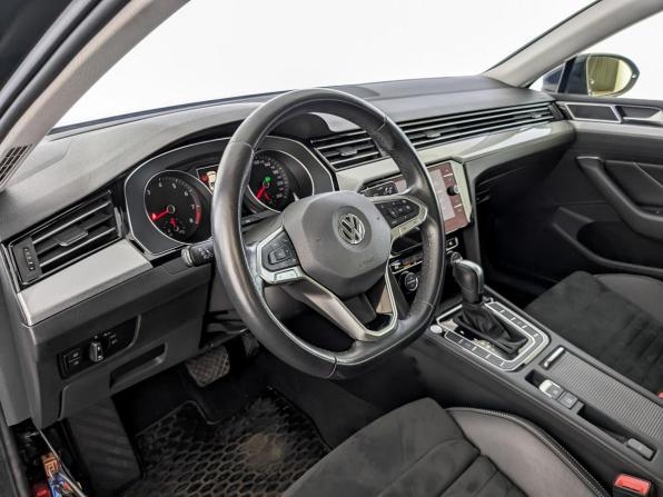 Volkswagen Passat B8 Рестайлинг с пробегом 2020 года, цена 2 459 000 рублей, 33972 км, седан, Автокод Объявления