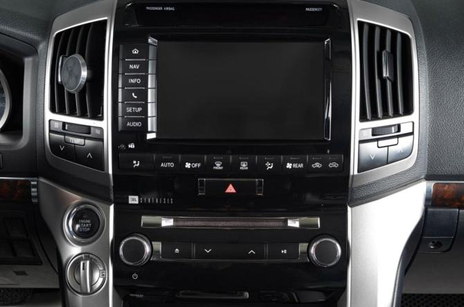 Toyota Land Cruiser 200 Series с пробегом 2014 года, цена 3 849 000 рублей, 280000 км, внедорожник, Автокод Объявления
