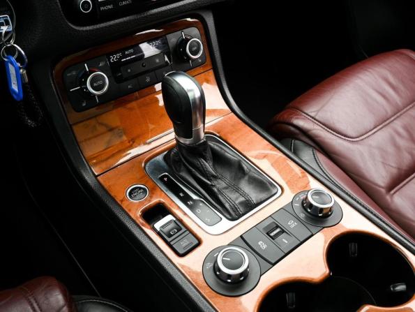 Volkswagen Touareg II с пробегом 2011 года, цена 2 199 000 рублей, 395052 км, внедорожник, Автокод Объявления
